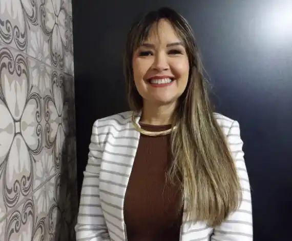 Advogado Familiar em São Paulo, dra. Luciana de Barros no seu escritório de advocacia