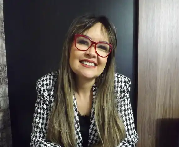 Dra. Luciana de barros a Advogado Familiar em Vila Mariana-SP em seu escritório