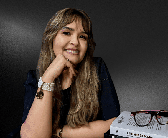 advogada-luciana-de-barros-